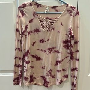 MUDD Braided V Neck Maroon Tie Dye Size S Long Sleeve Top